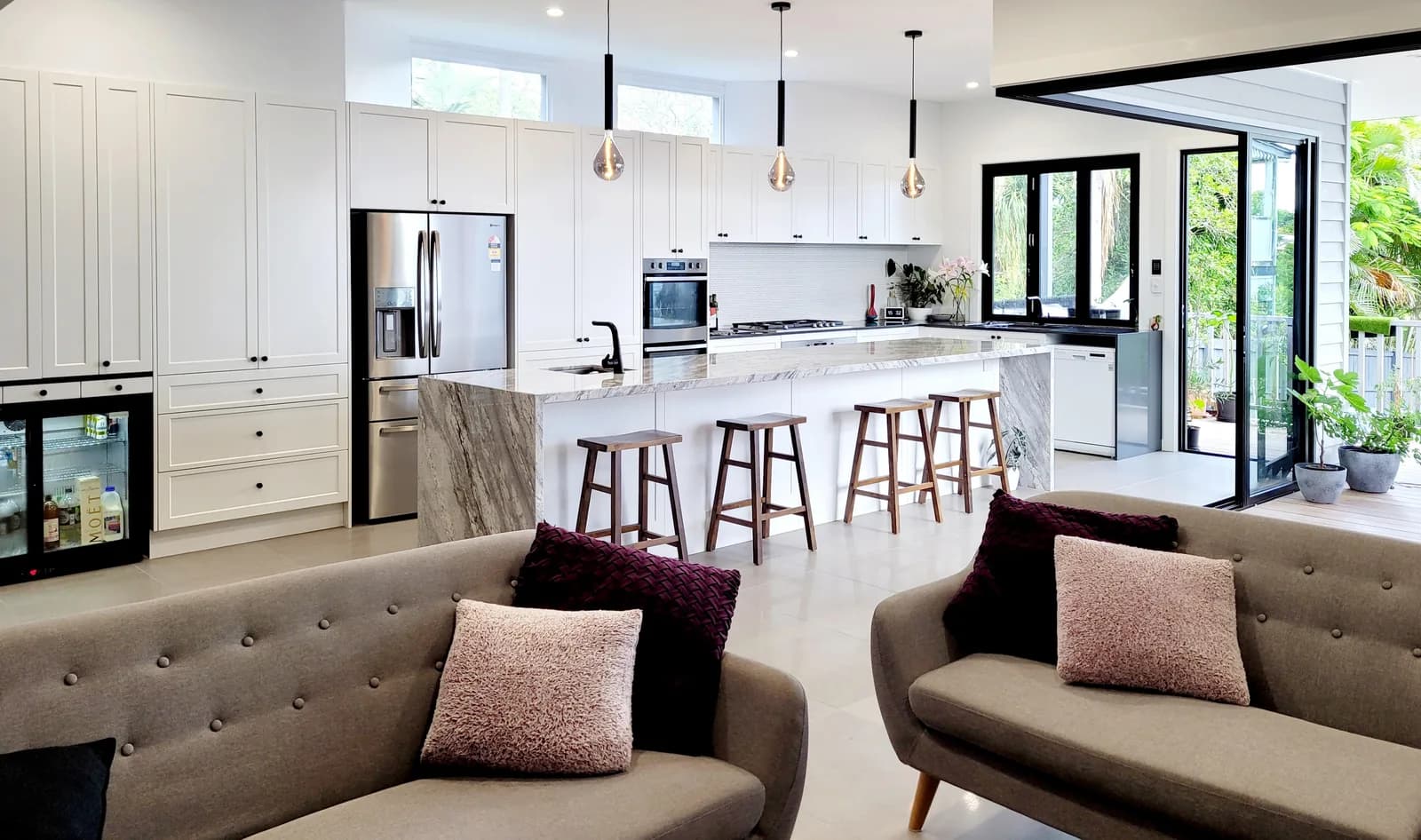 luxury-white-kitchen-marble-island-brisbane